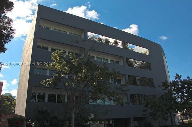 Building Photo - 2694 Inagua Ave