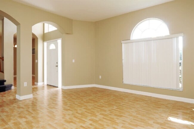 Building Photo - 26937 Coral Springs Dr