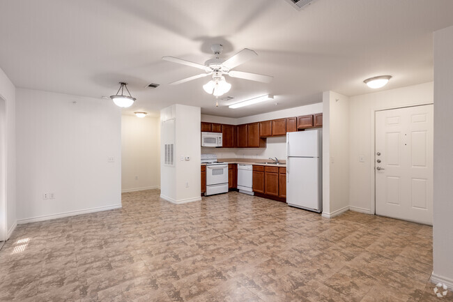 1HAB, 1BA - 650SF - Sala de estar y cocina - The Mirabella Senior Apartments