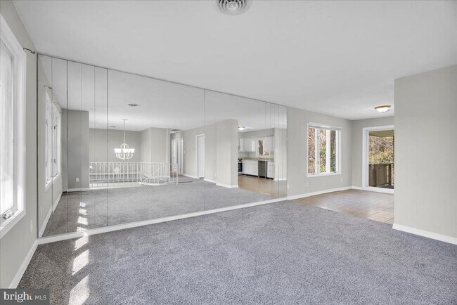 Foto del edificio - 301 County House Rd