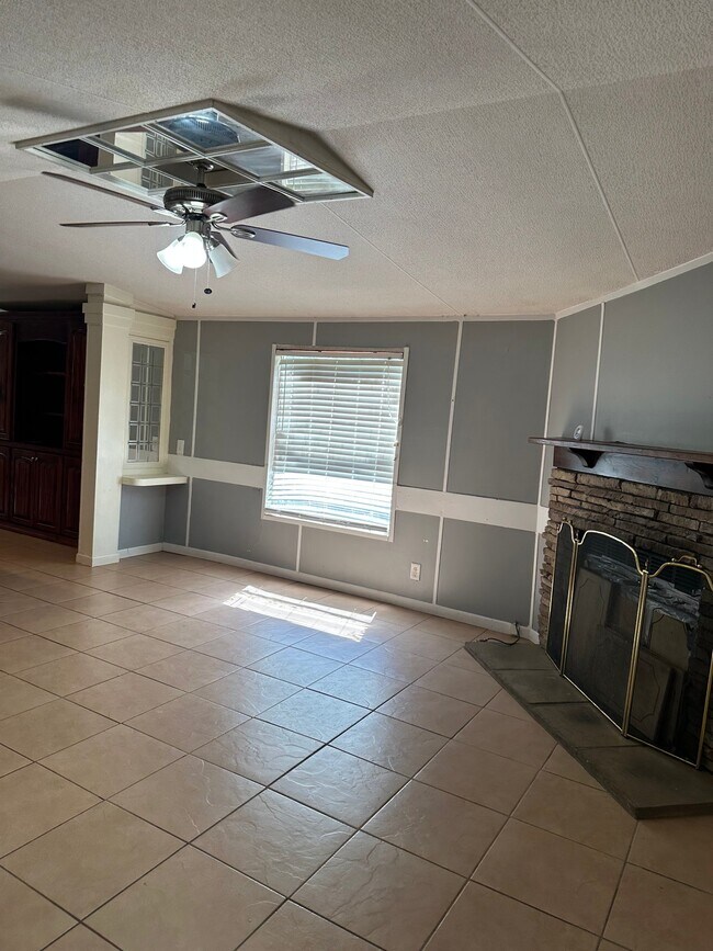 Building Photo - 16979 Pine Trail Dr