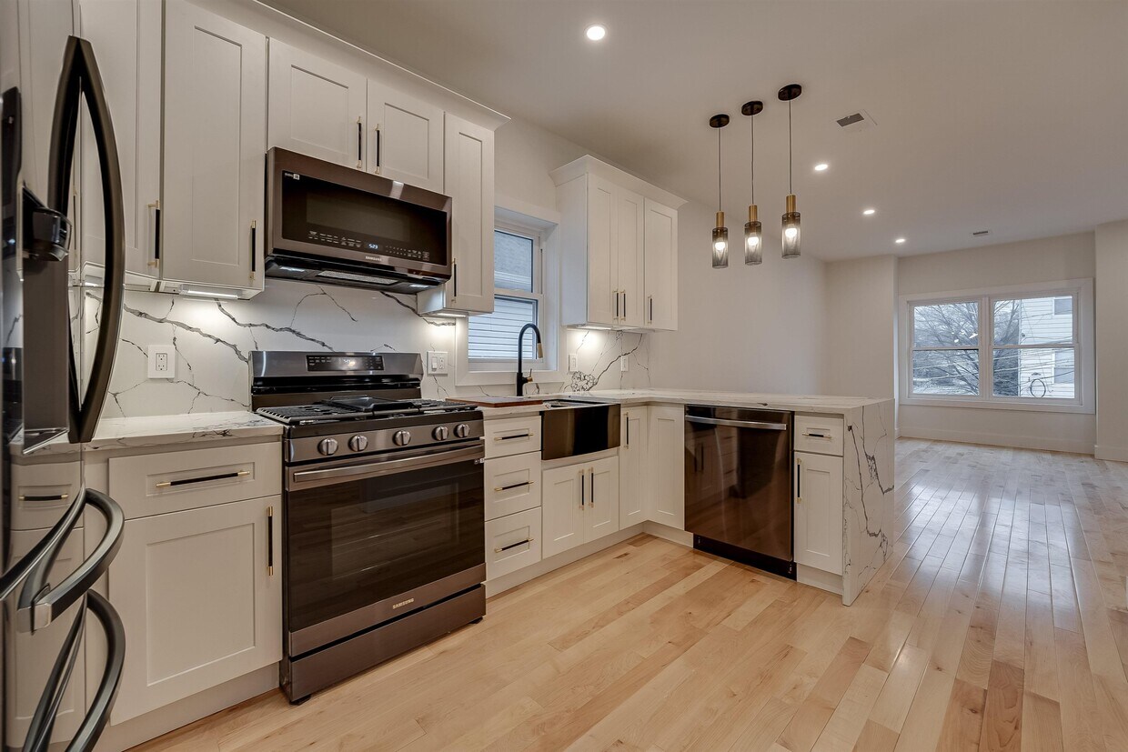 166 Van Winkle Ave Unit 2, Garfield, NJ 07026 Room for Rent in