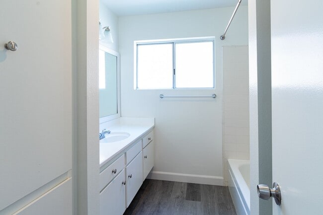 Building Photo - 2059 W 157th St