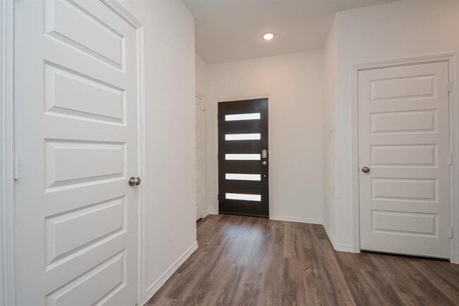 Building Photo - 23202 Lanes Dr