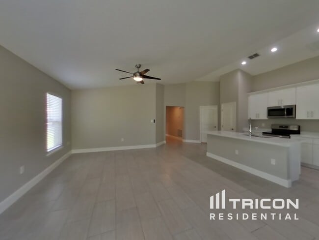 Foto del edificio - 3140 Tiburon Ln