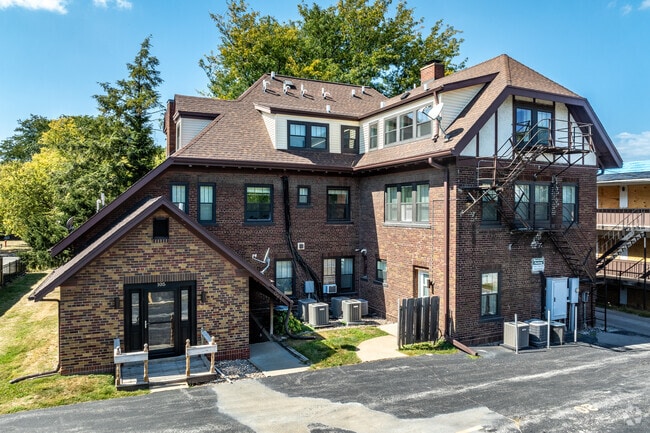 Building Photo - 304 Welch Ave