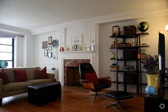 Building Photo - 15 E Kirby St
