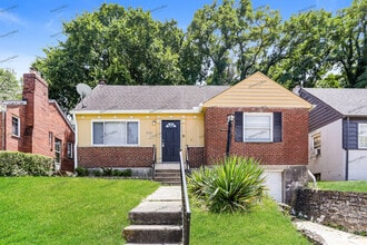 Building Photo - 2507 Kellerman Ave