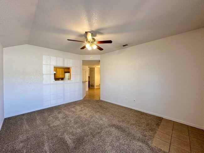 Foto del edificio - 3102 Dannen Ct