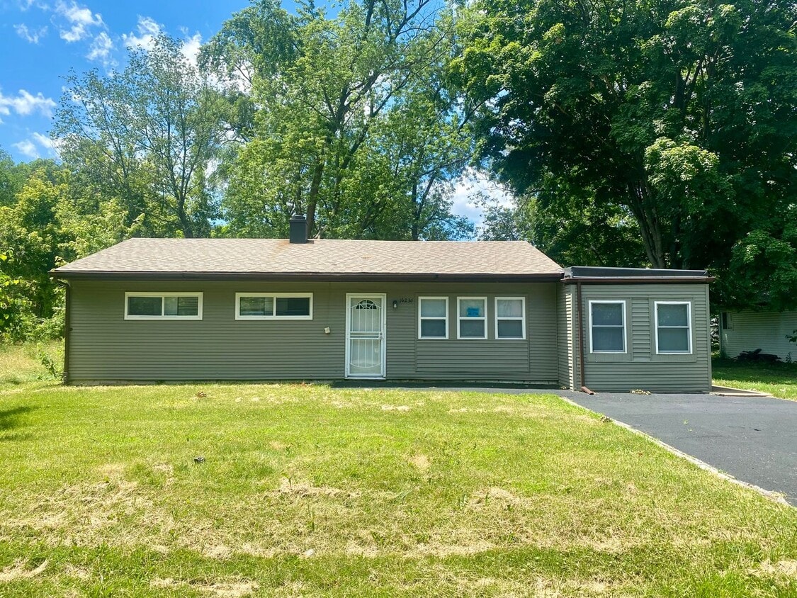 16236 Spaulding Ave, Markham, IL 60428 House Rental in Markham, IL
