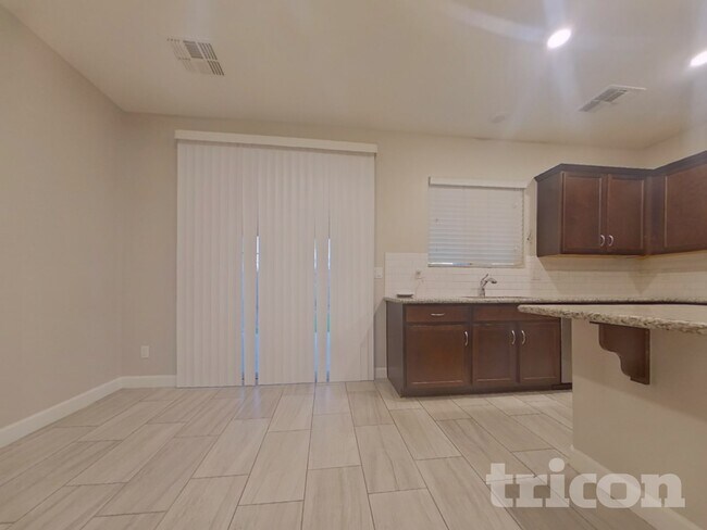 Foto del edificio - 17142 W Seldon Ln