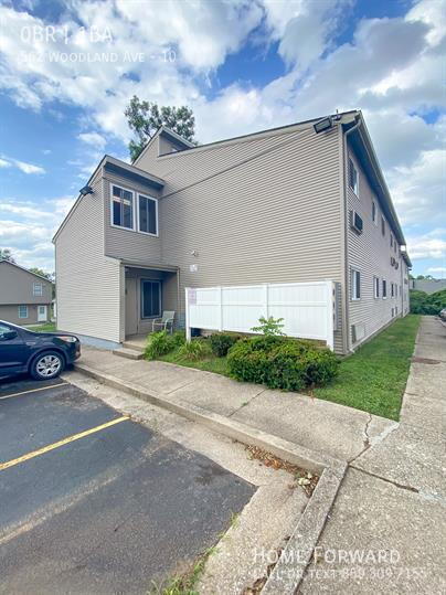 Foto del edificio - 562 Woodland Ave