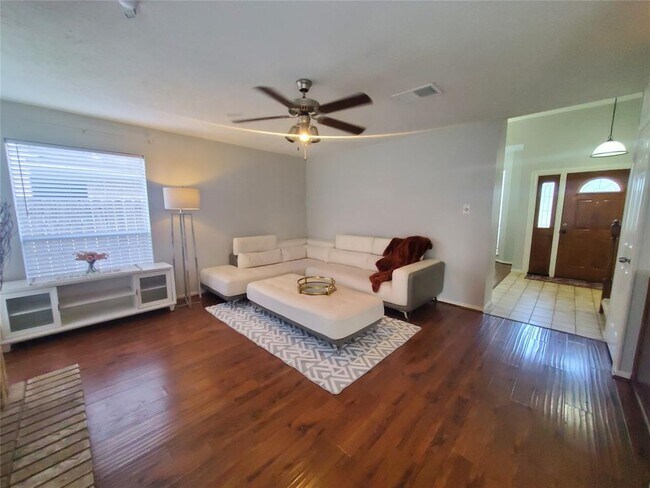 Building Photo - 3122 Settlers Way Blvd