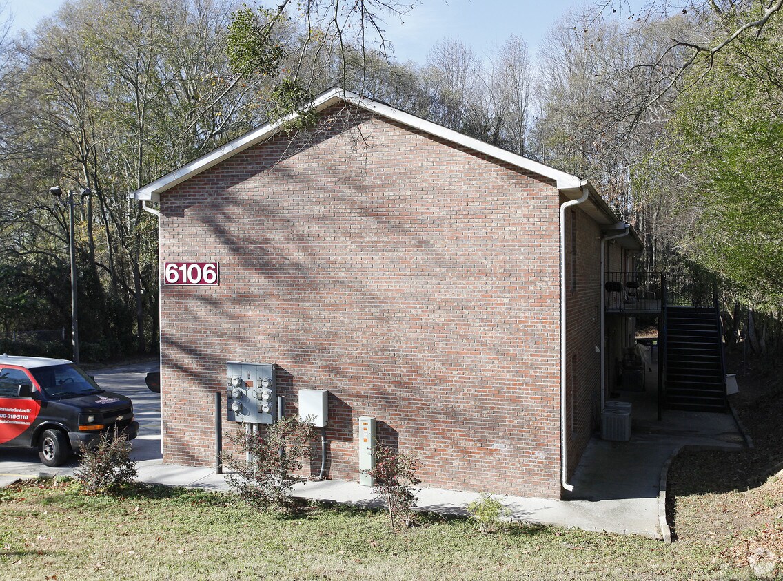 Building Photo - 6106 SW Austell Ave