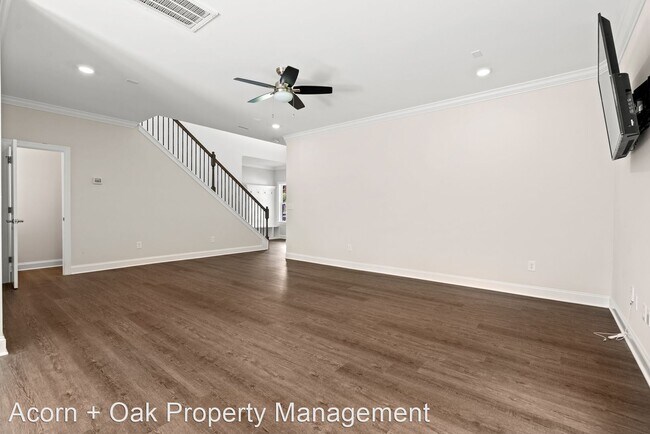 Building Photo - 3 br, 2.5 bath House - 914 Red Oak Ave