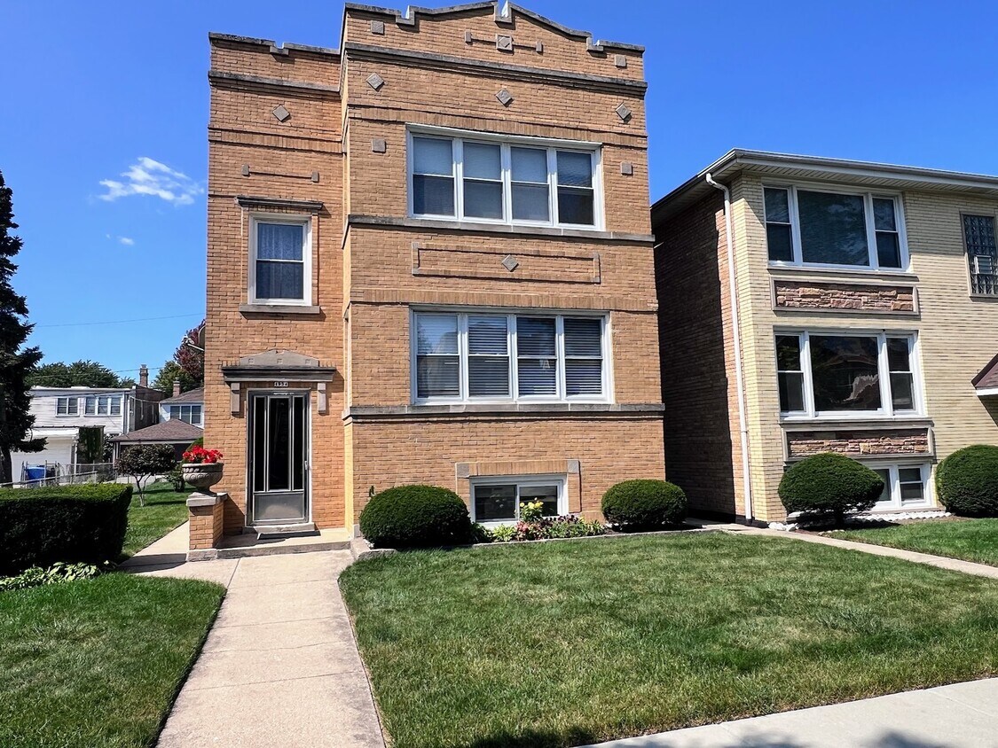 Foto principal - 4934 N Marmora Ave
