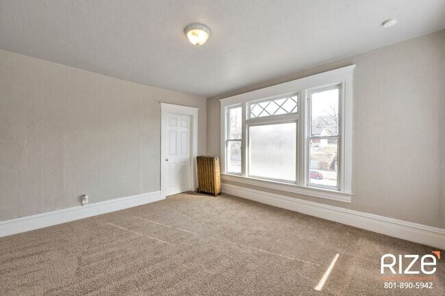 Foto del edificio - 2547 Adams Ave