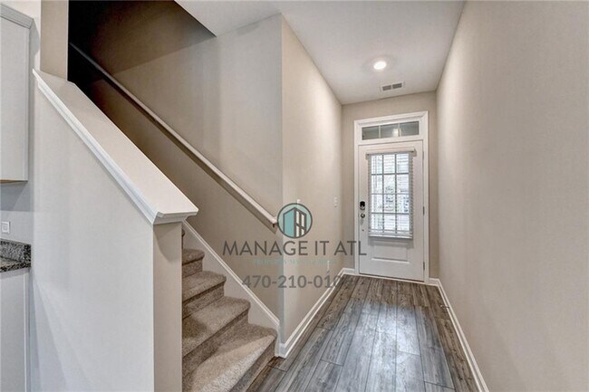 Building Photo - Beautiful 3 Bedroom Townhome in Buford Sch...