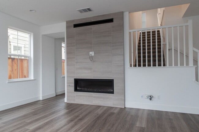 Building Photo - Home is occupied and not able to be show u...