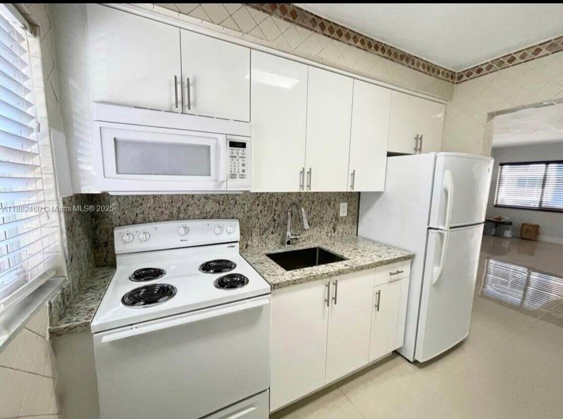 Primary Photo - 3600 SW 9th Terrace
