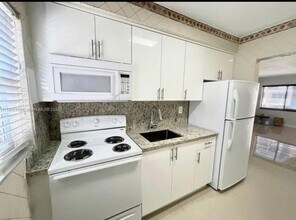 Building Photo - 3600 SW 9th Terrace