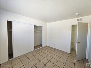 Building Photo - 4224 N Vornsand Dr