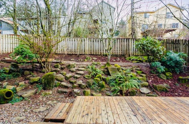 Foto del edificio - Adorable SW Portland Home Now Available