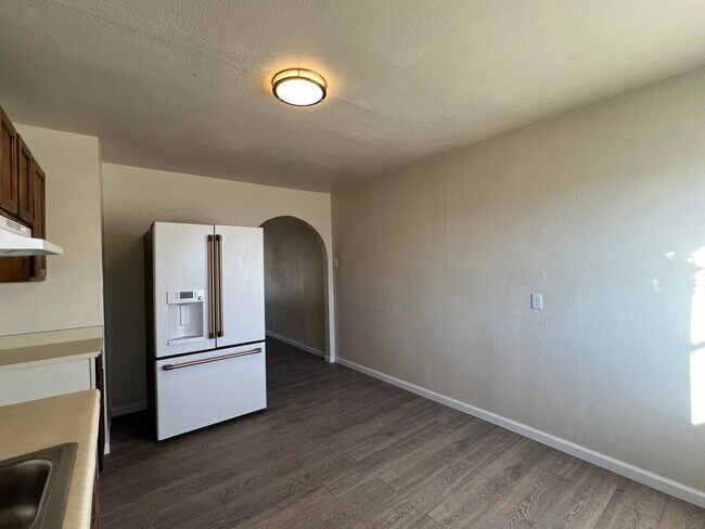 Foto del edificio - 1501 W Hank Ave