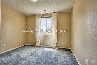 Building Photo - 503 SW 207th Ave