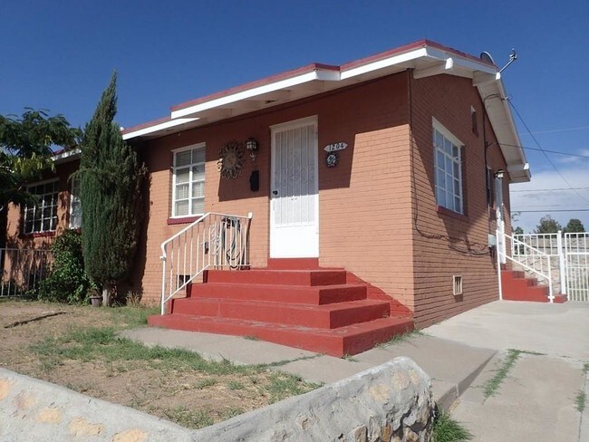 Foto del edificio - 1204 Selden Dr