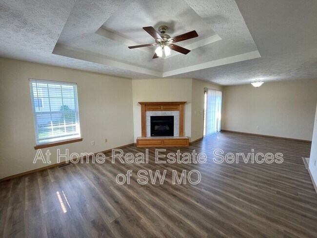 Building Photo - 4351 S Farm Road 125
