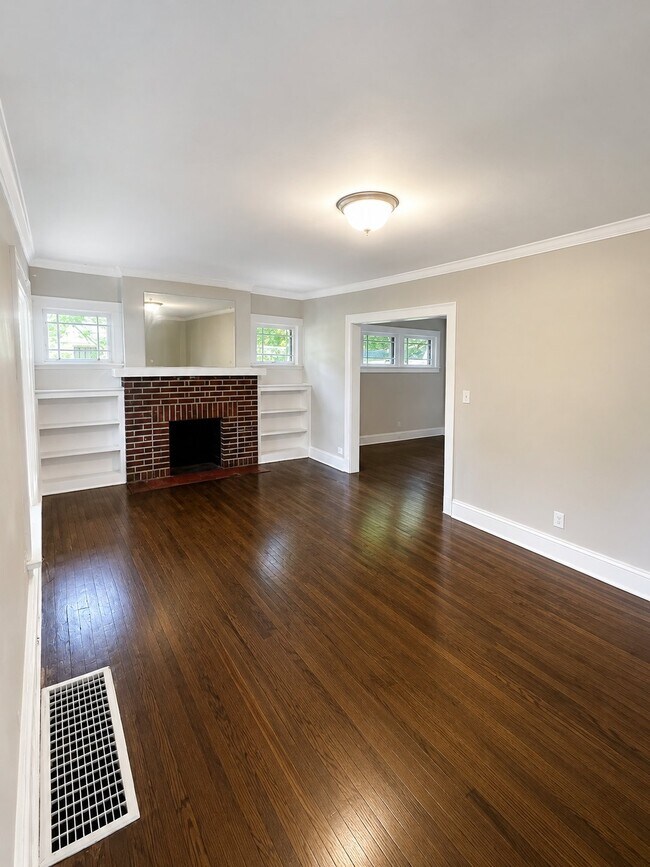 Foto del edificio - 1462 Parkhill Rd