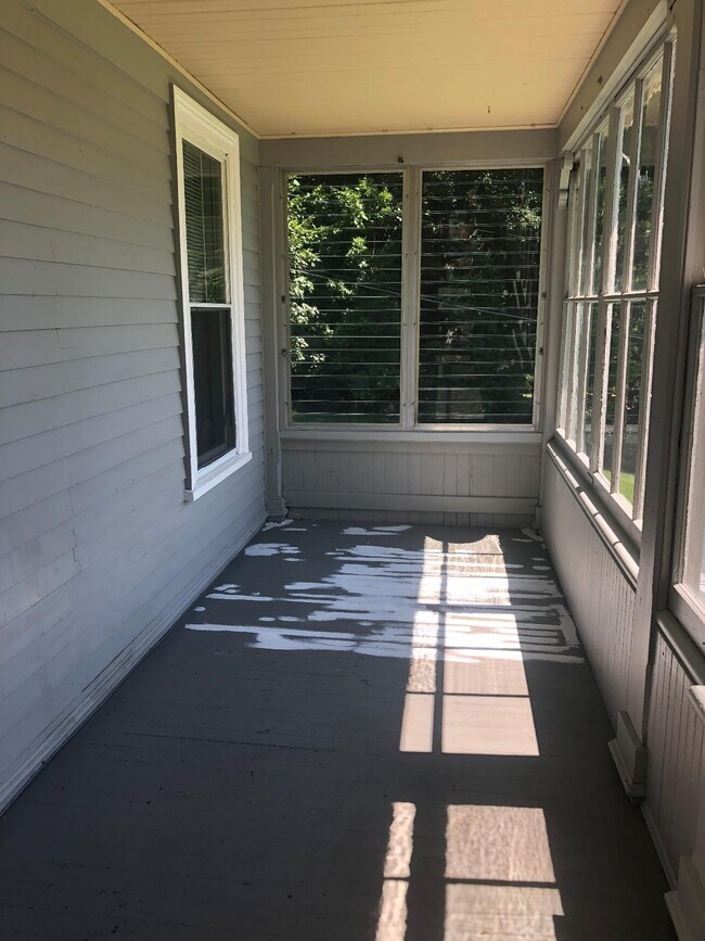 Foto del edificio - 143 Pleasant St