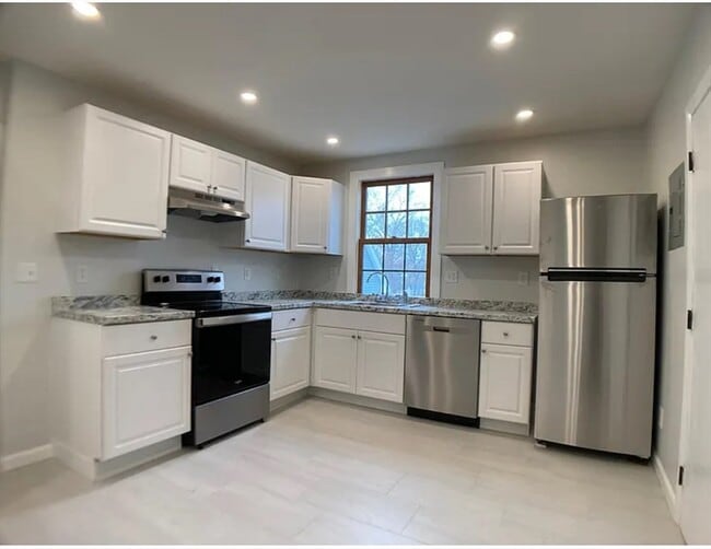 Building Photo - 31 Pearl St