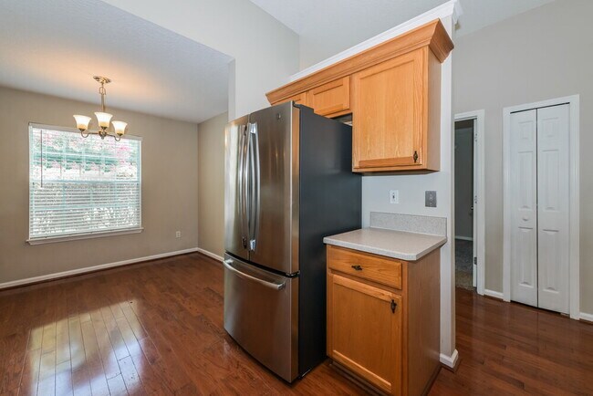 Foto del edificio - 573 Redberry Ln