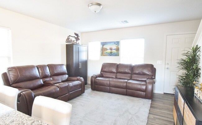 Foto del edificio - Charming Home in Casa Grande Available in June!!