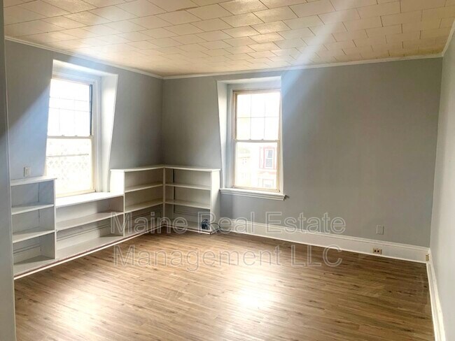 Building Photo - 61 Ohio St