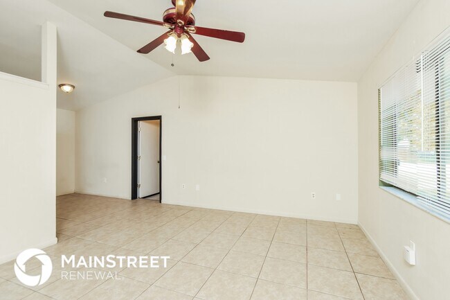 Foto del edificio - 811 Airport Ave SE