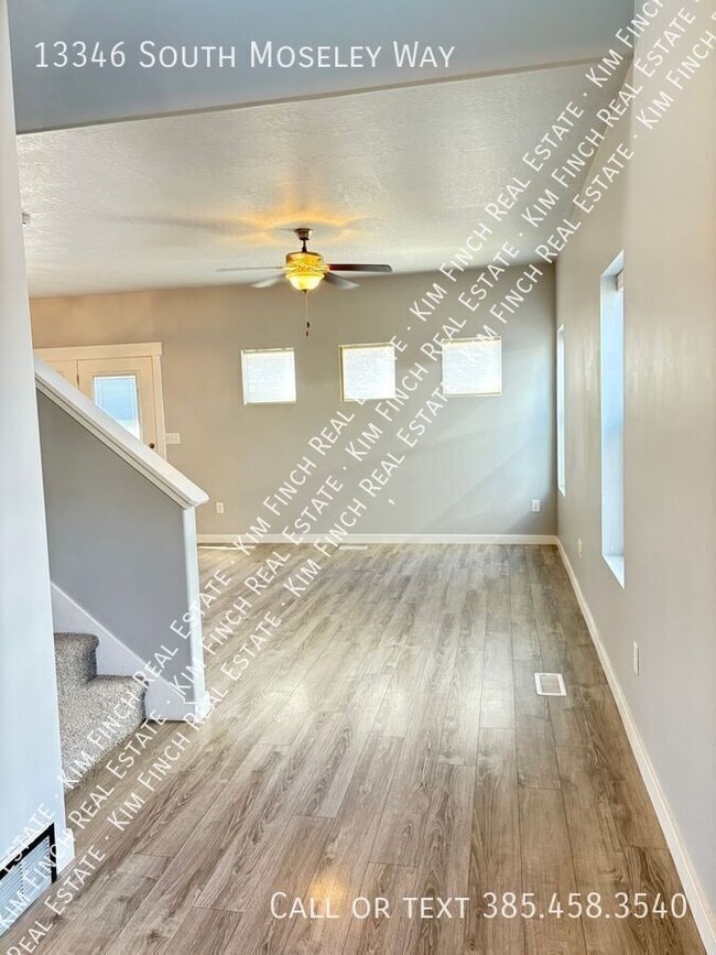 Foto del edificio - 13346 S Moseley Way