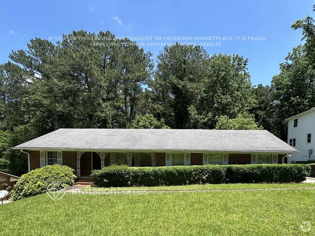 Building Photo - 1599 Knob Hill Dr NE