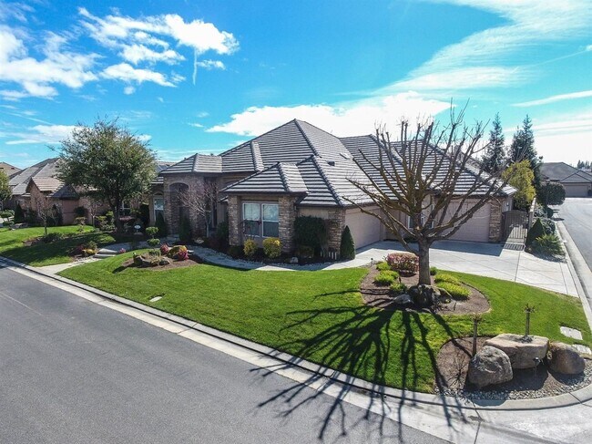 Foto del edificio - Luxury Unfurnished Single-Story Custom Home for Lease in Copper Ridge