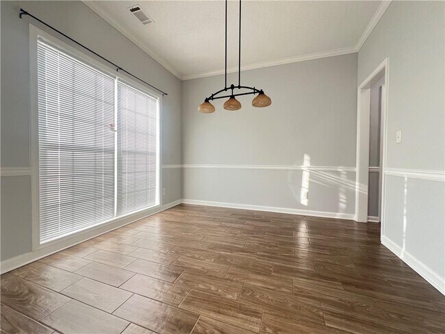 Foto del edificio - 652 Overlook Wood Way NW