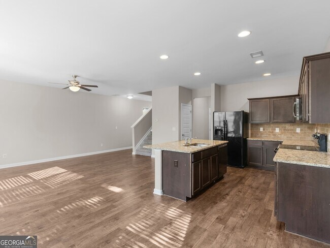 Foto del edificio - 1064 Lear Dr