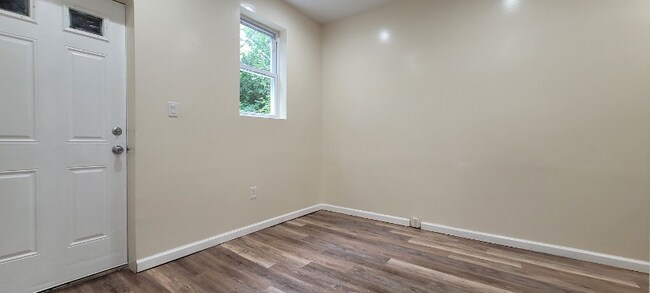 Building Photo - 4835 N 15th St