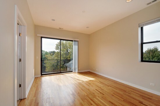 Foto del edificio - 2151 W Evergreen Ave