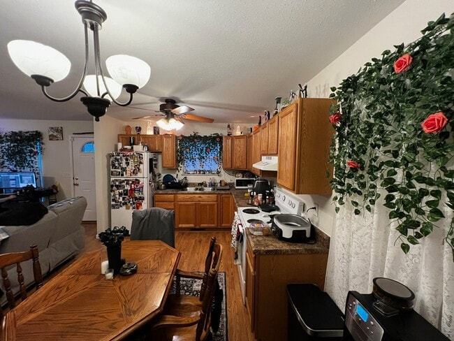 Foto del edificio - 3-Bedroom/2-Bathroom Single-Family Home – Available August 1st!