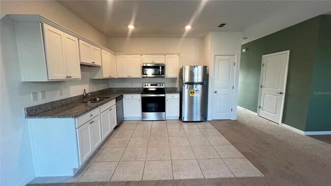 Building Photo - 1064 Appleton St