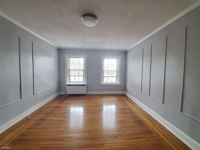 Building Photo - 1 br, 1 bath  - 831 Elm St B2