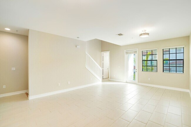 Building Photo - 3 br, 3.5 bath House - 11713 SW 13 Ct