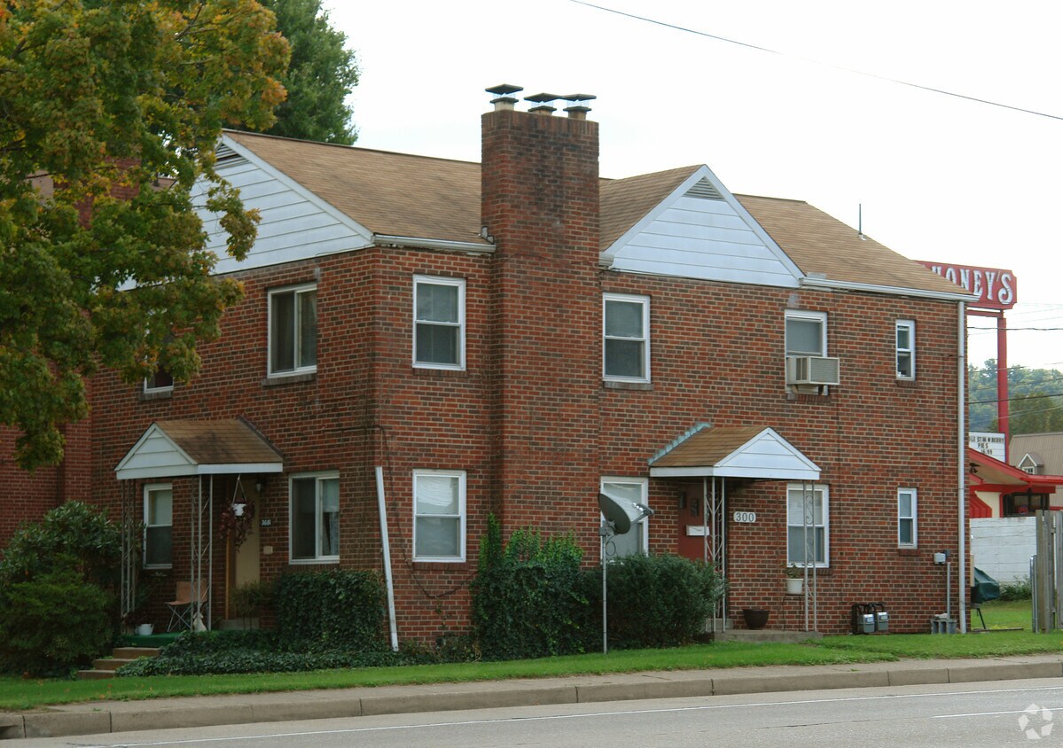 Building Photo - 3601 Noyes Ave